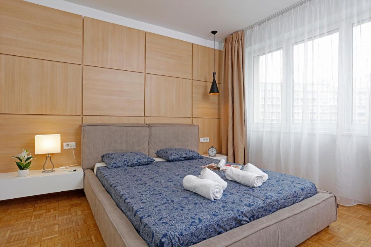 Lovely 2 Bedroom Apartment Near Old Town Bukarest Exterior foto