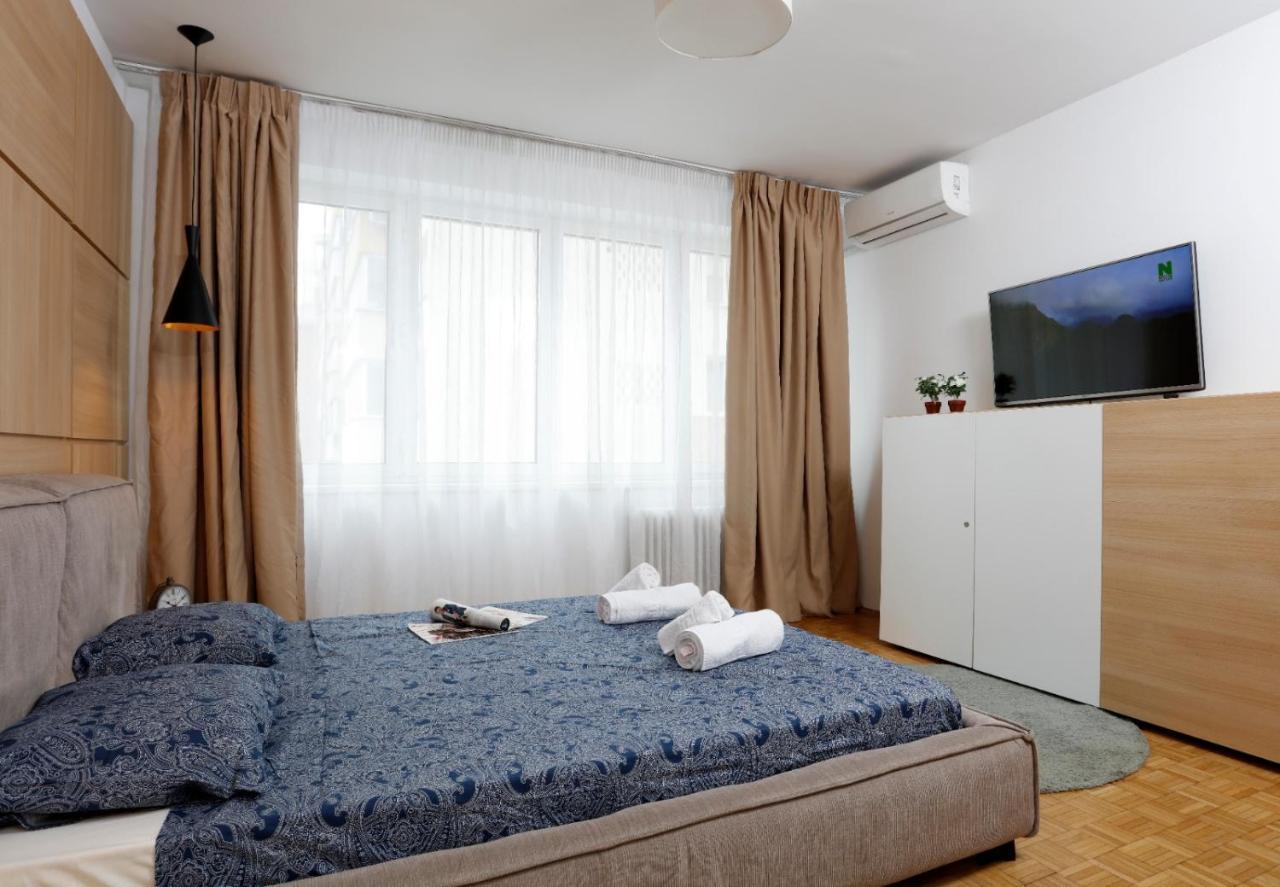 Lovely 2 Bedroom Apartment Near Old Town Bukarest Exterior foto