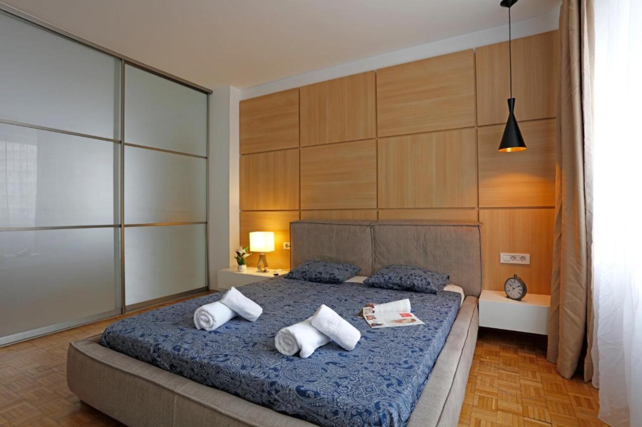 Lovely 2 Bedroom Apartment Near Old Town Bukarest Exterior foto