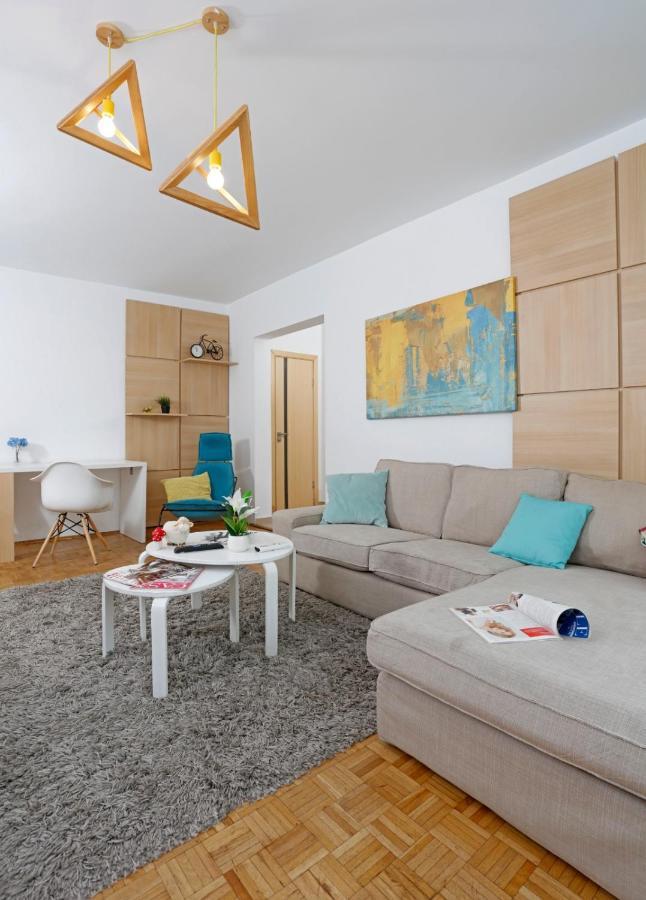 Lovely 2 Bedroom Apartment Near Old Town Bukarest Exterior foto